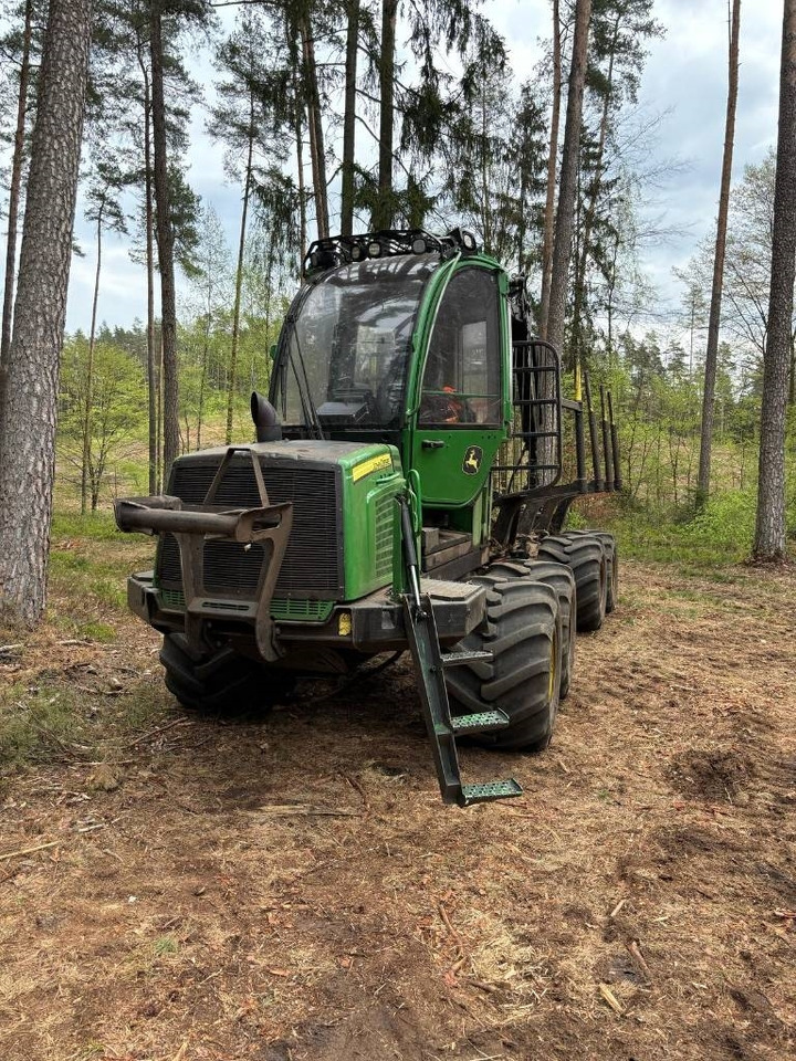 John Deere 810 E - Forvarderis: foto 2 John Deere 810 E - Forvarderis: foto 2