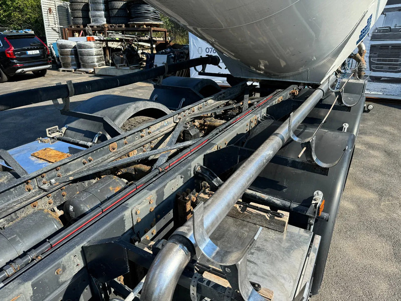 Scania R580 V8 6x2, Retarder, Compressor, Silo / Bulk, 2015 - Autocisterna: foto 5 Scania R580 V8 6x2, Retarder, Compressor, Silo / Bulk, 2015 - Autocisterna: foto 5