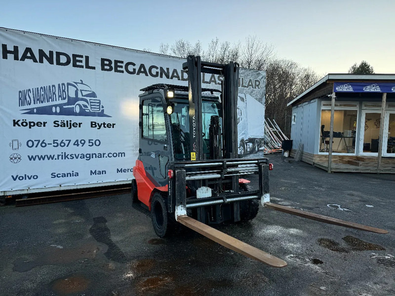 Toyota 8FBMT45 Electric, 3.600h, 2015 - Elektrinis krautuvas: foto 1 Toyota 8FBMT45 Electric, 3.600h, 2015 - Elektrinis krautuvas: foto 1