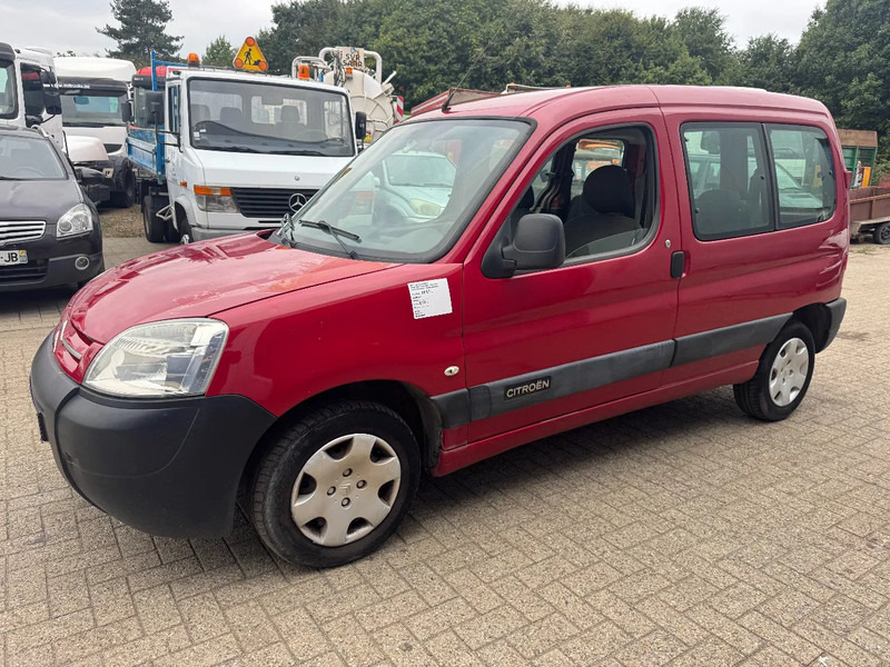 Citroën Berlingo **PETROL-ESSENCE-BENZINE** - Lengvasis automobilis: foto 1 Citroën Berlingo **PETROL-ESSENCE-BENZINE** - Lengvasis automobilis: foto 1