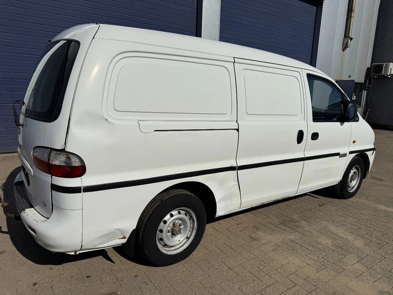 Hyundai H200 - Krovininis mikroautobusas: foto 4 Hyundai H200 - Krovininis mikroautobusas: foto 4