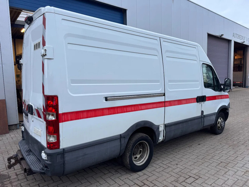 Iveco Daily **35C15-EURO 5-MOTOR 3.0** - Krovininis mikroautobusas: foto 5 Iveco Daily **35C15-EURO 5-MOTOR 3.0** - Krovininis mikroautobusas: foto 5