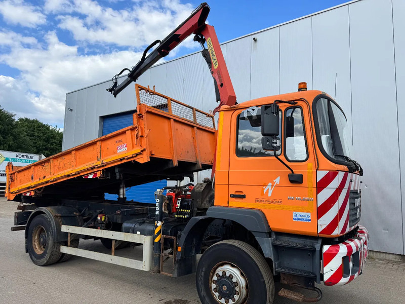 MAN ME 18.250 4X4 **4X4-TIPPER+PALFINGER PK7501-BELGIAN TRUCK** - Savivartis sunkvežimis, Sunkvežimis su kranu: foto 1 MAN ME 18.250 4X4 **4X4-TIPPER+PALFINGER PK7501-BELGIAN TRUCK** - Savivartis sunkvežimis, Sunkvežimis su kranu: foto 1