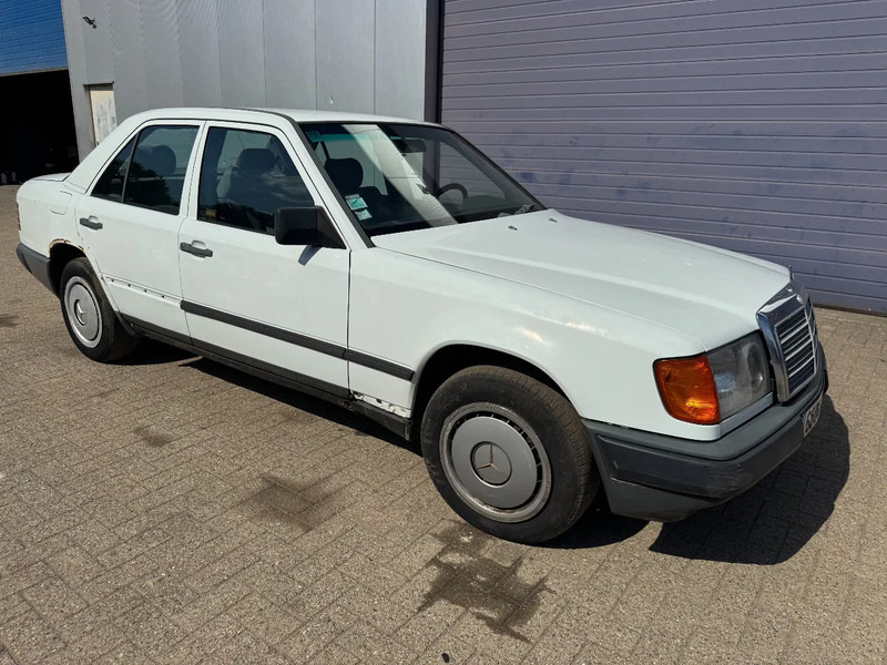 Mercedes-Benz 200-serie **W124-250D** - Sedanas: foto 3 Mercedes-Benz 200-serie **W124-250D** - Sedanas: foto 3