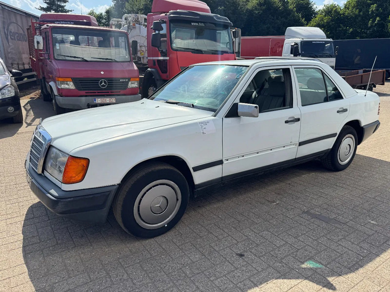 Mercedes-Benz 200-serie **W124-250D** - Sedanas: foto 1 Mercedes-Benz 200-serie **W124-250D** - Sedanas: foto 1