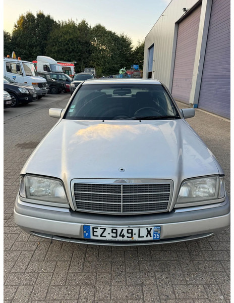 Mercedes-Benz C-Klasse **C180-PETROL-AC** - Sedanas: foto 2 Mercedes-Benz C-Klasse **C180-PETROL-AC** - Sedanas: foto 2