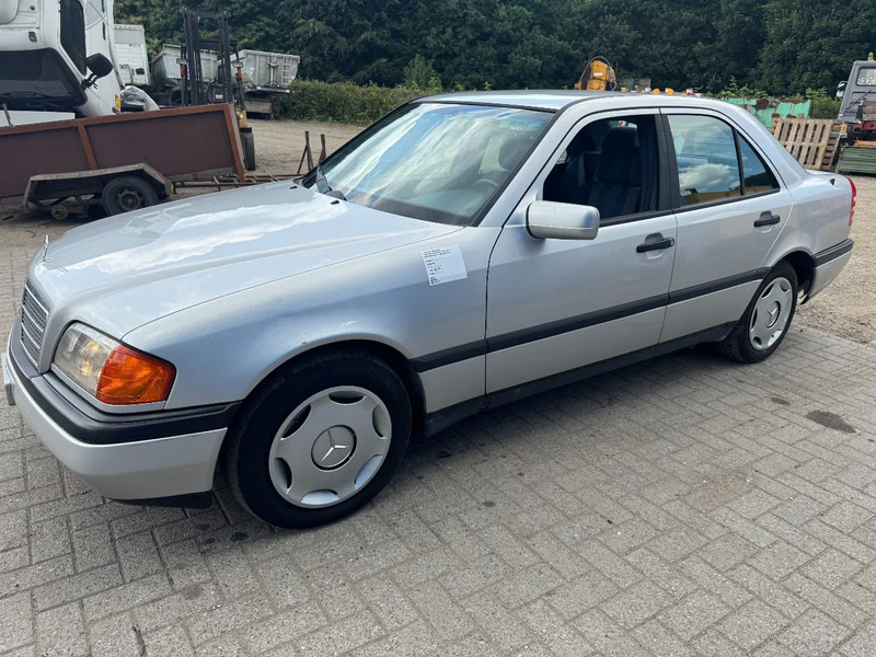 Mercedes-Benz C-Klasse **C250DIESEL+AIRCO** - Sedanas: foto 1 Mercedes-Benz C-Klasse **C250DIESEL+AIRCO** - Sedanas: foto 1