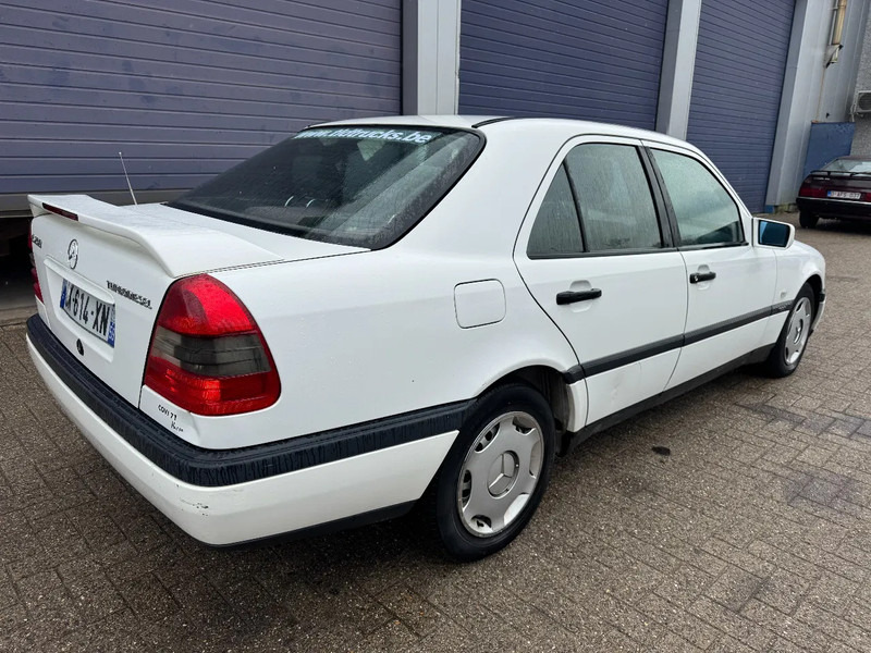 Mercedes-Benz C-Klasse **C250DIESEL** - Sedanas: foto 4 Mercedes-Benz C-Klasse **C250DIESEL** - Sedanas: foto 4
