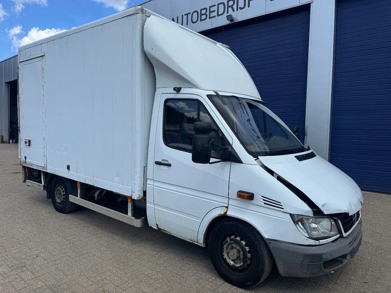 Mercedes-Benz Sprinter 313 **BOX+LIFT** - Furgonas su krovinių dėže: foto 3 Mercedes-Benz Sprinter 313 **BOX+LIFT** - Furgonas su krovinių dėže: foto 3