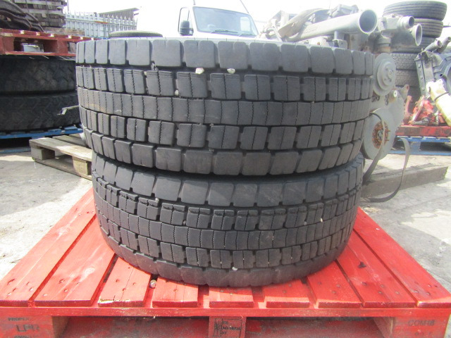 315/70/22.5 DRIVE AND STEER PATTERN WHEEL AND TYRE - Padanga - Sunkvežimis: foto 1 315/70/22.5 DRIVE AND STEER PATTERN WHEEL AND TYRE - Padanga - Sunkvežimis: foto 1