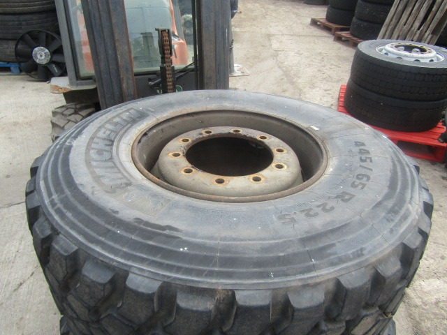 465/65/22.5 MICHELIN TRACK GRIP TYRE WITH RIM - Padanga - Sunkvežimis: foto 2 465/65/22.5 MICHELIN TRACK GRIP TYRE WITH RIM - Padanga - Sunkvežimis: foto 2