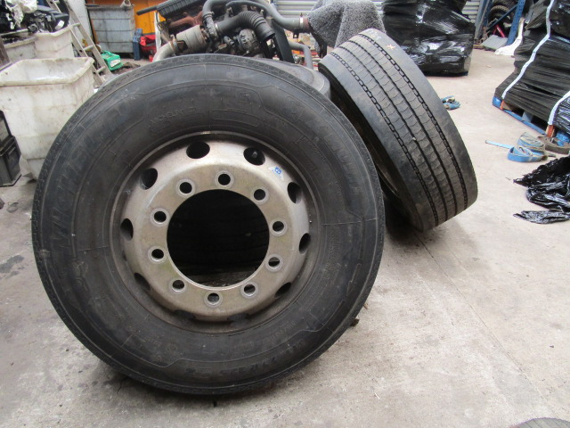 ALCOA 315/70/22.5 WHEELS AND TYRES FITTED MICHELIN FRONT STEER TYRES (2018 13/14mm TREAD, 32mm STUD HOLE) - Padanga - Sunkvežimis: foto 1 ALCOA 315/70/22.5 WHEELS AND TYRES FITTED MICHELIN FRONT STEER TYRES (2018 13/14mm TREAD, 32mm STUD HOLE) - Padanga - Sunkvežimis: foto 1