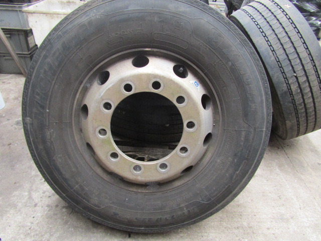 ALCOA 315/70/22.5 WHEELS AND TYRES FITTED MICHELIN FRONT STEER TYRES (2018 13/14mm TREAD, 32mm STUD HOLE) - Padanga - Sunkvežimis: foto 2 ALCOA 315/70/22.5 WHEELS AND TYRES FITTED MICHELIN FRONT STEER TYRES (2018 13/14mm TREAD, 32mm STUD HOLE) - Padanga - Sunkvežimis: foto 2