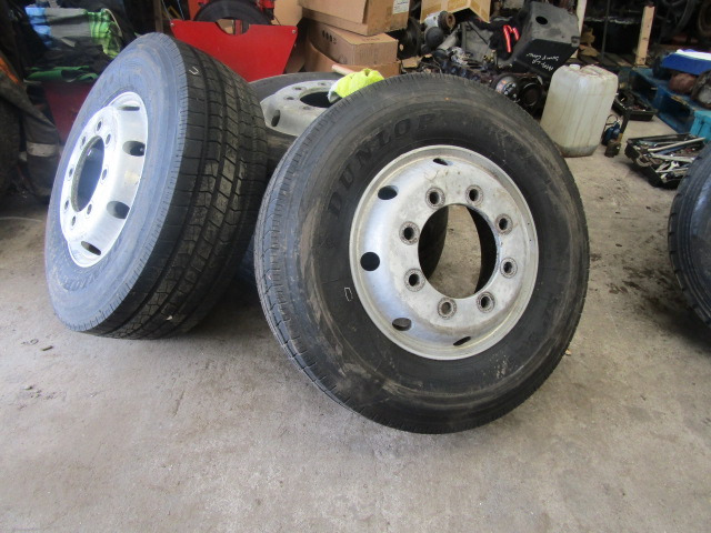 ALCOA ALLOYS (6) 19.5 8 STUD WITH 285/70/19.5 TYRES 4X REAR HANKOOK, 2X FRONT DUNLOP 2017 30mm HOLES ONLY COVERED 5000KM - Padanga - Sunkvežimis: foto 1 ALCOA ALLOYS (6) 19.5 8 STUD WITH 285/70/19.5 TYRES 4X REAR HANKOOK, 2X FRONT DUNLOP 2017 30mm HOLES ONLY COVERED 5000KM - Padanga - Sunkvežimis: foto 1