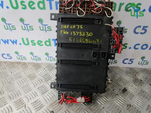 DAF CF 75/85 FUSEBOARD PART NO 1373830/518685003/01 - Elektros sistema - Sunkvežimis: foto 2 DAF CF 75/85 FUSEBOARD PART NO 1373830/518685003/01 - Elektros sistema - Sunkvežimis: foto 2