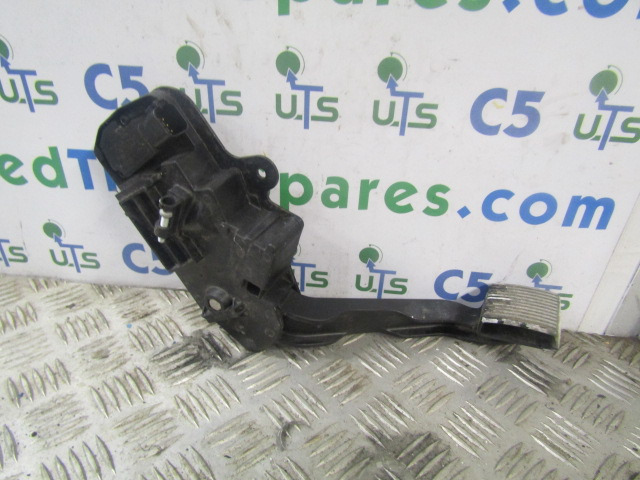 DAF LF 220 EURO 6 THROTTLE CONTROL UNIT P/NO 7482492423/401177 - Elektros sistema - Sunkvežimis: foto 1 DAF LF 220 EURO 6 THROTTLE CONTROL UNIT P/NO 7482492423/401177 - Elektros sistema - Sunkvežimis: foto 1