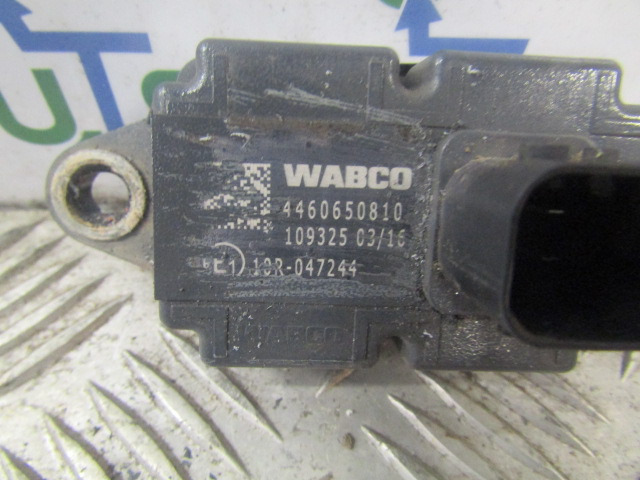 DAF LF 220 EURO 6 WABCO SENSOR P/NO 4460650810 - Elektros sistema - Sunkvežimis: foto 2 DAF LF 220 EURO 6 WABCO SENSOR P/NO 4460650810 - Elektros sistema - Sunkvežimis: foto 2