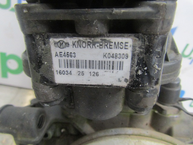 DAF LF 220 ‘KNORR BREMSE’ AIR DRYER P/NO K048309/AE4563 - Kabina ir interjeras - Sunkvežimis: foto 4 DAF LF 220 ‘KNORR BREMSE’ AIR DRYER P/NO K048309/AE4563 - Kabina ir interjeras - Sunkvežimis: foto 4