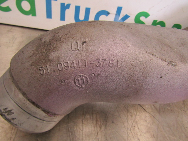 MAN TGS/TGX D2066 AIR INTAKE PIPE P/NO 51.09411-3781 - Variklis ir dalys - Sunkvežimis: foto 2 MAN TGS/TGX D2066 AIR INTAKE PIPE P/NO 51.09411-3781 - Variklis ir dalys - Sunkvežimis: foto 2