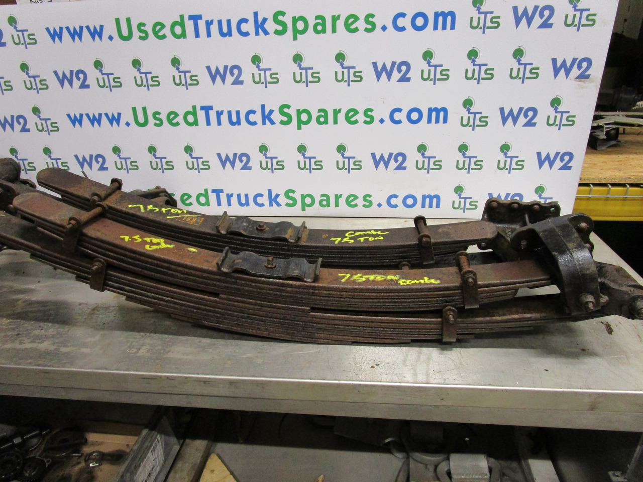 MITSUBISHI CANTER 7.5T REAR SPRINGS (PAIR) - Pakaba - Sunkvežimis: foto 1 MITSUBISHI CANTER 7.5T REAR SPRINGS (PAIR) - Pakaba - Sunkvežimis: foto 1
