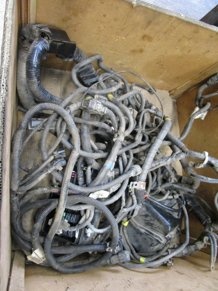 MITSUBISHI FUSO 4P10 COMPLETE WIRING HARNESS - Elektros sistema - Sunkvežimis: foto 1 MITSUBISHI FUSO 4P10 COMPLETE WIRING HARNESS - Elektros sistema - Sunkvežimis: foto 1