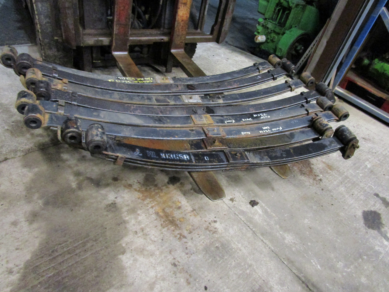 MITSUBISHI FUSO FRONT SPRING (PAIR) - Pakaba - Sunkvežimis: foto 1 MITSUBISHI FUSO FRONT SPRING (PAIR) - Pakaba - Sunkvežimis: foto 1