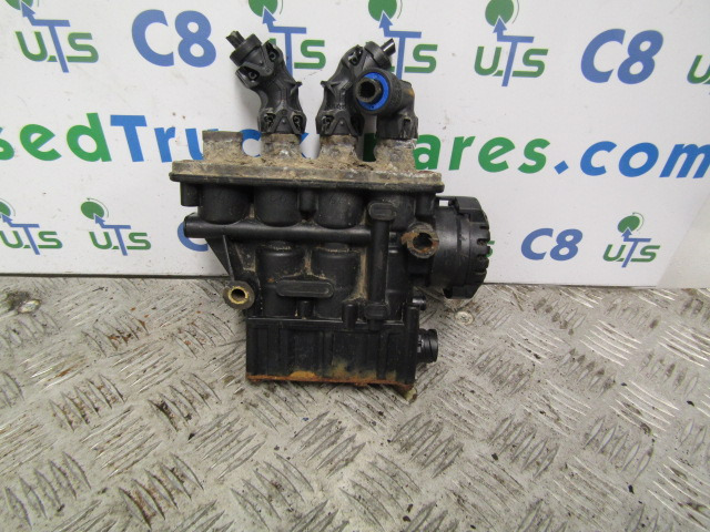 RENAULT MIDLUM DXI ELC HIGHT CONTROL VALVE ‘KNORR-BREMSE’ P/NO K019820 - Elektros sistema - Sunkvežimis: foto 1 RENAULT MIDLUM DXI ELC HIGHT CONTROL VALVE ‘KNORR-BREMSE’ P/NO K019820 - Elektros sistema - Sunkvežimis: foto 1