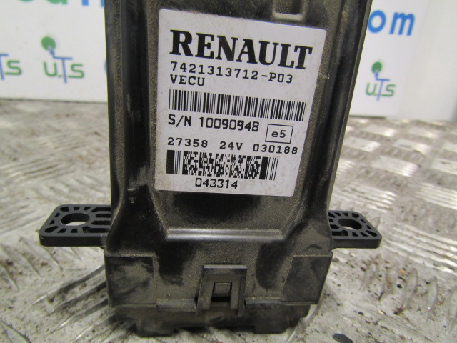 RENAULT MIDLUM DXI VECU MODULE P/NO 7421313712-PO3 - Elektros sistema - Sunkvežimis: foto 2 RENAULT MIDLUM DXI VECU MODULE P/NO 7421313712-PO3 - Elektros sistema - Sunkvežimis: foto 2