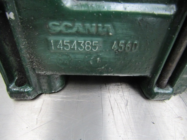 SCANIA 144/164 V8 INLET MANIFOLD P/NO 1454384/4560 - Variklis ir dalys - Sunkvežimis: foto 3 SCANIA 144/164 V8 INLET MANIFOLD P/NO 1454384/4560 - Variklis ir dalys - Sunkvežimis: foto 3