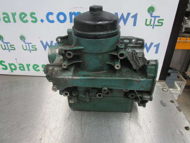 VOLVO FE 240/280 D7E OIL FILTER HOUSING / OIL COOLER - Variklis ir dalys - Sunkvežimis: foto 1 VOLVO FE 240/280 D7E OIL FILTER HOUSING / OIL COOLER - Variklis ir dalys - Sunkvežimis: foto 1