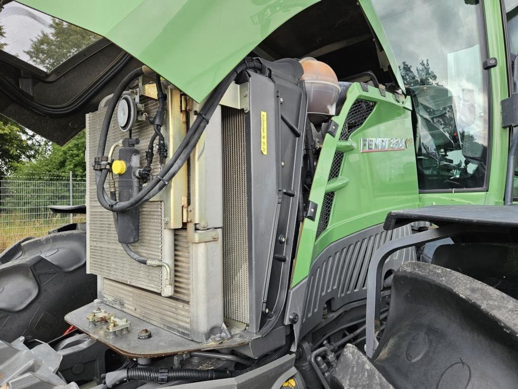 Fendt 824 Vario ProfiPlus - Traktorius: foto 4 Fendt 824 Vario ProfiPlus - Traktorius: foto 4