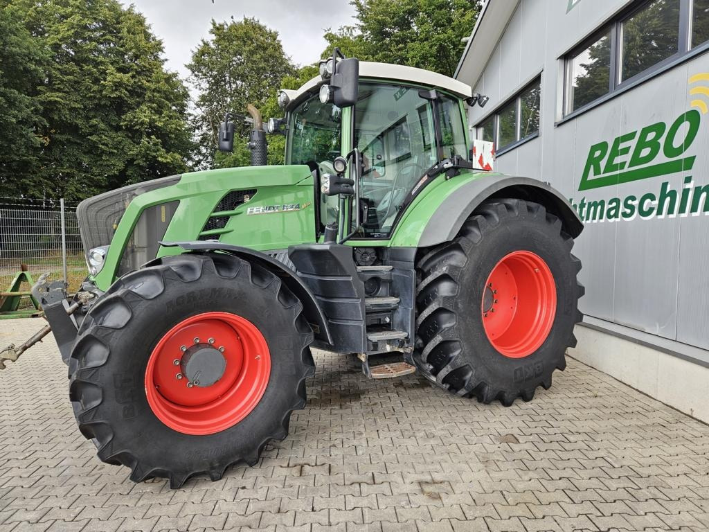 Fendt 824 Vario ProfiPlus - Traktorius: foto 1 Fendt 824 Vario ProfiPlus - Traktorius: foto 1