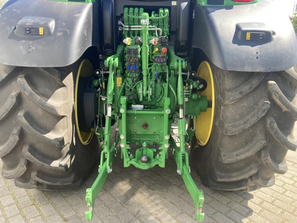 Nauja Traktorius John Deere 6R215: foto 19
