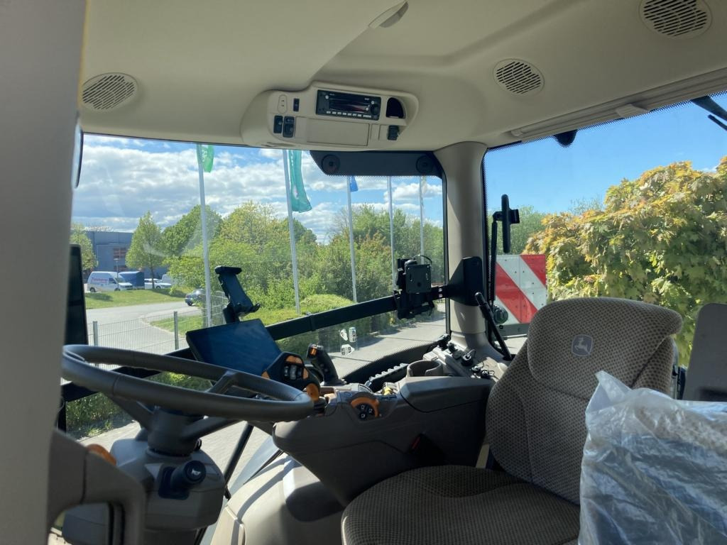 Nauja Traktorius John Deere 6R215: foto 8