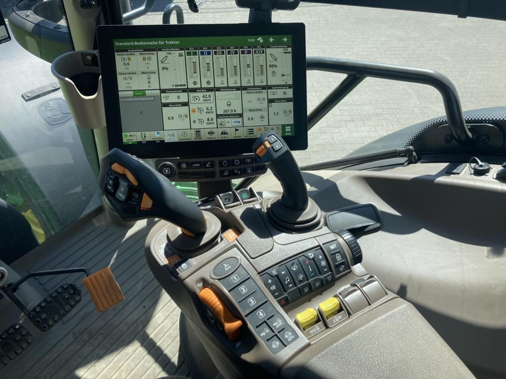 John Deere 6R215 - Traktorius: foto 4 John Deere 6R215 - Traktorius: foto 4