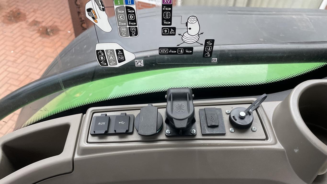 Nauja Traktorius John Deere TRAKTOR 7R350: foto 16