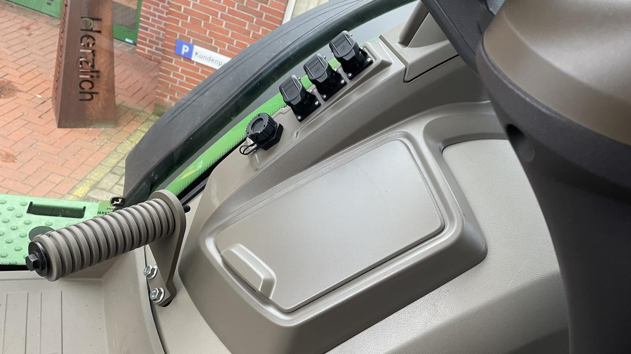 Nauja Traktorius John Deere TRAKTOR 7R350: foto 12