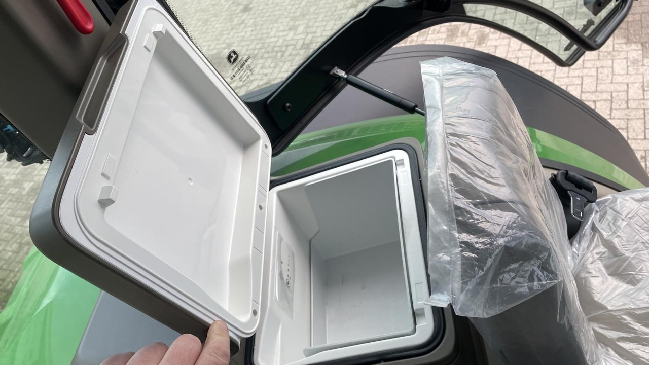 Nauja Traktorius John Deere TRAKTOR 7R350: foto 8