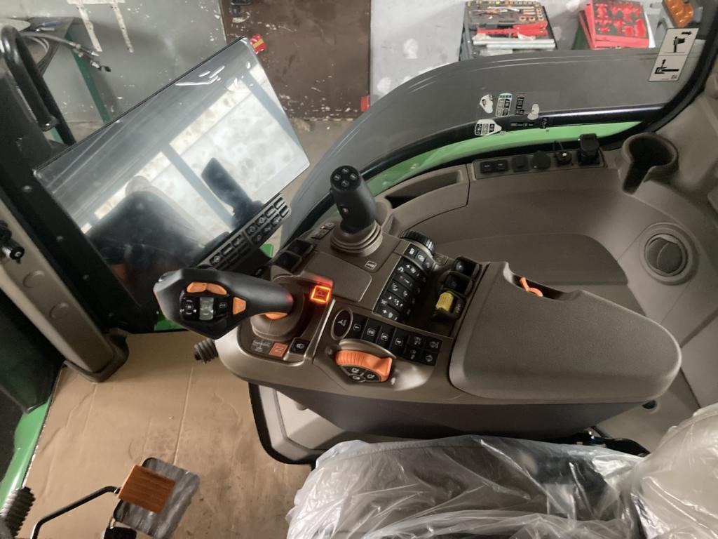 John Deere TRAKTOR 8R370 - Traktorius: foto 5 John Deere TRAKTOR 8R370 - Traktorius: foto 5