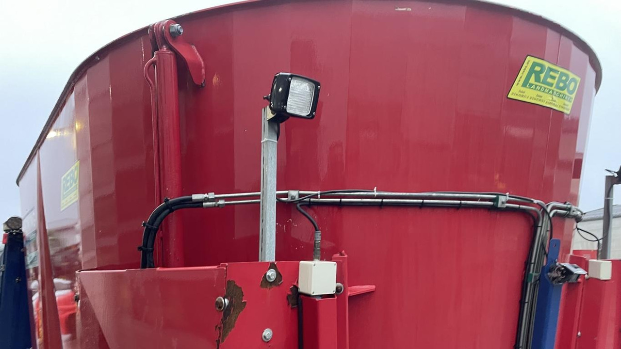 Mayer VM-16 SELBSTFAHRER - Pašarų maišytuvas: foto 2 Mayer VM-16 SELBSTFAHRER - Pašarų maišytuvas: foto 2