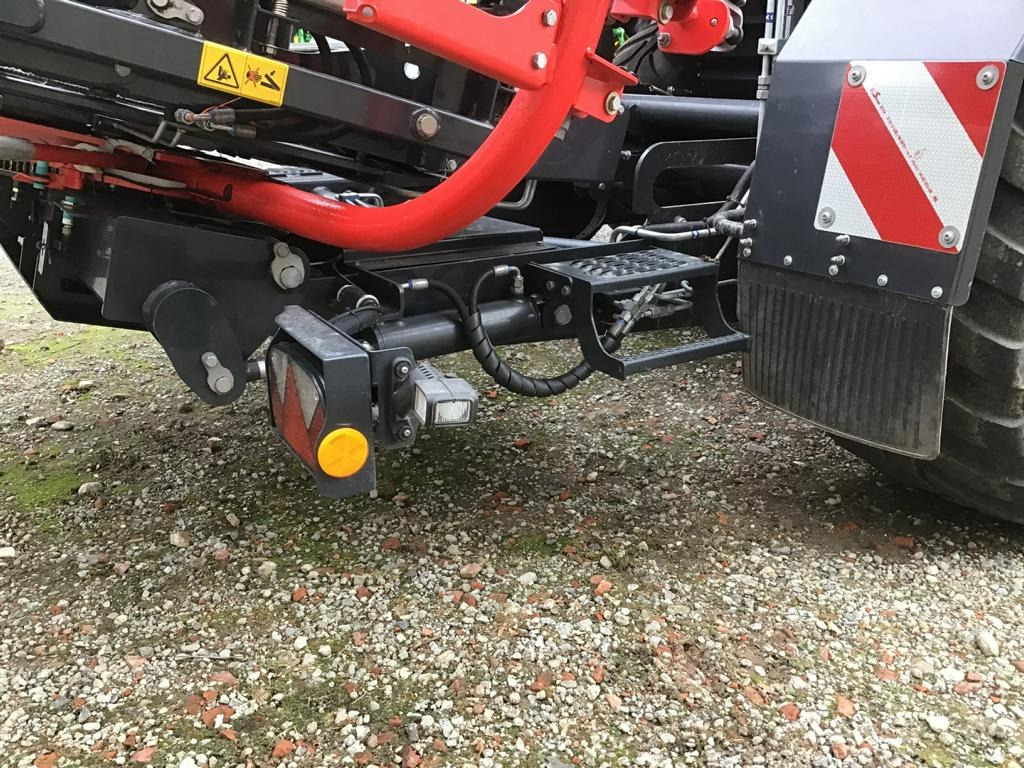 Pašarų tvarkymo technika Pöttinger IMPRESS 155 VC PRO: foto 15 Pašarų tvarkymo technika Pöttinger IMPRESS 155 VC PRO: foto 15