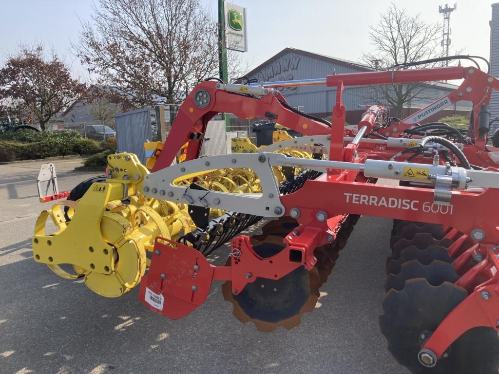 Pöttinger TERRADISC 6001 T - Diskiniai skutikai: foto 4 Pöttinger TERRADISC 6001 T - Diskiniai skutikai: foto 4