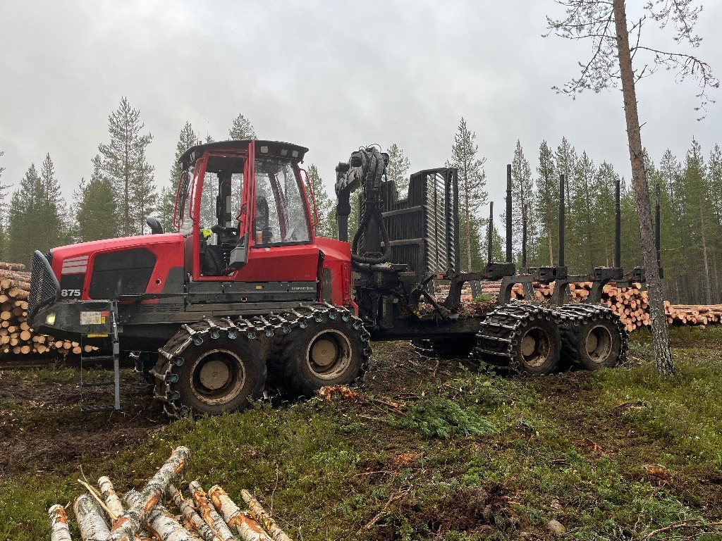 Komatsu 875 - Forvarderis: foto 3 Komatsu 875 - Forvarderis: foto 3