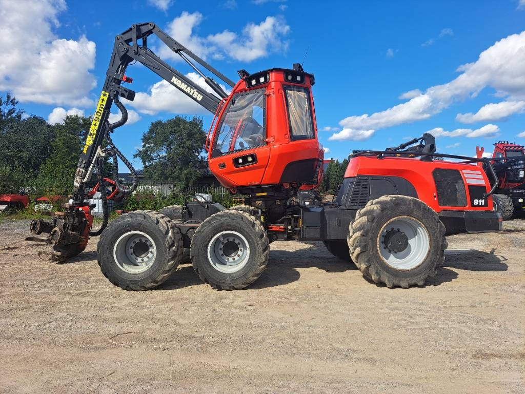 Komatsu 911 - Harvesteris: foto 1 Komatsu 911 - Harvesteris: foto 1