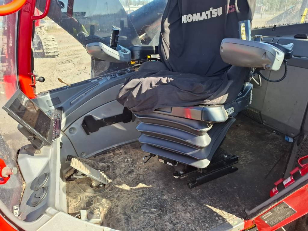 Harvesteris Komatsu 911: foto 17