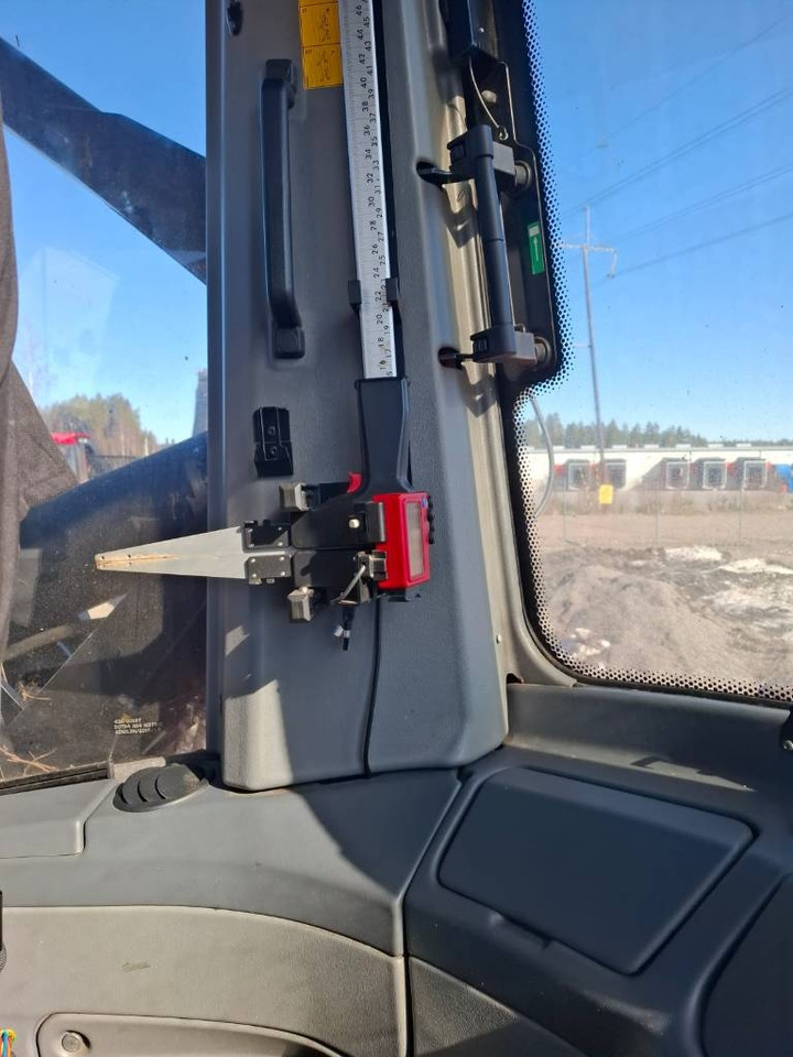 Harvesteris Komatsu 911: foto 11