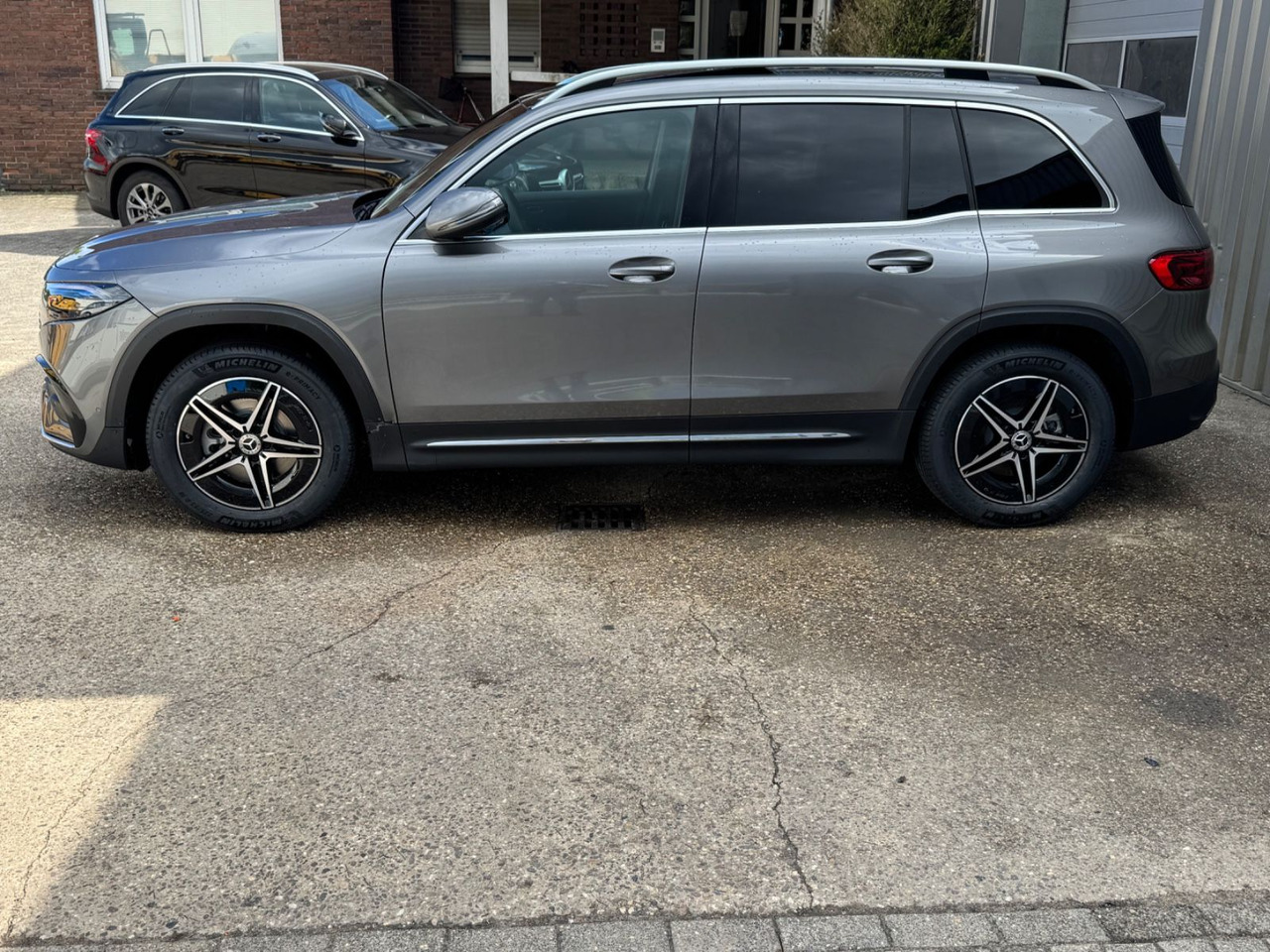 Mercedes-Benz EQB 350 AMG LINE 4Matic NUR 600 KM !!!!!! - Visureigis: foto 3 Mercedes-Benz EQB 350 AMG LINE 4Matic NUR 600 KM !!!!!! - Visureigis: foto 3
