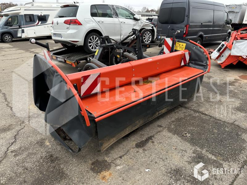 Kubota DM4032 - Šienapjovė: foto 3 Kubota DM4032 - Šienapjovė: foto 3