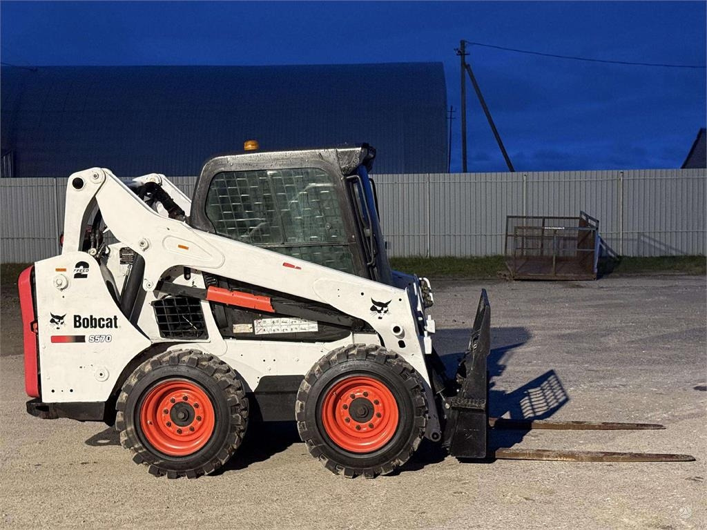 Bobcat S570 - Mini krautuvas: foto 5 Bobcat S570 - Mini krautuvas: foto 5