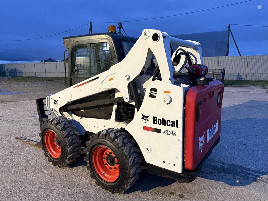 Bobcat S570 - Mini krautuvas: foto 3 Bobcat S570 - Mini krautuvas: foto 3